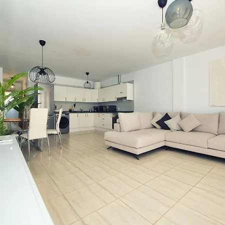 Daire Ocean View Perfect Sunset Apartment, 4 137m2, Wifi & Bbq